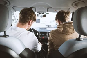 Private Car Rental Zurich vs Standard Car Rental: What Travelers Should Know