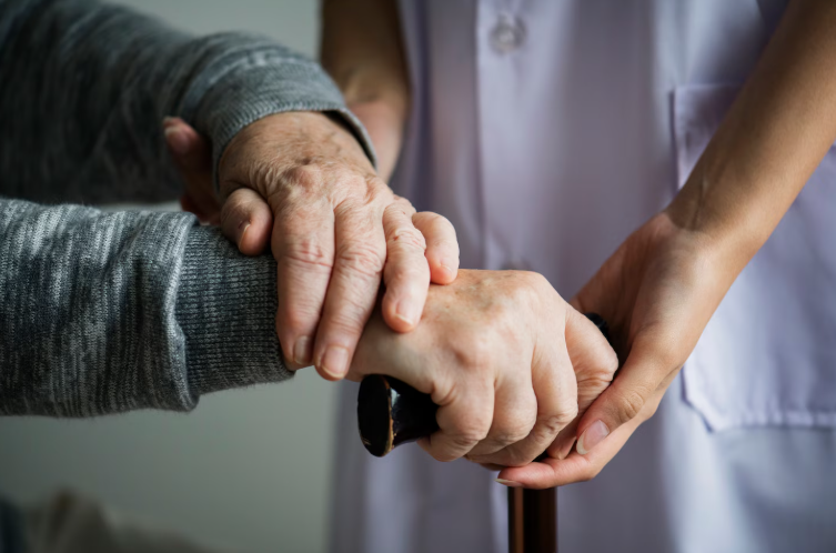 Common Challenges Families Face When Choosing Elderly Care