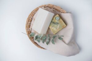 Neem Soap: Dermatologist Guide to Antibacterial Bathing